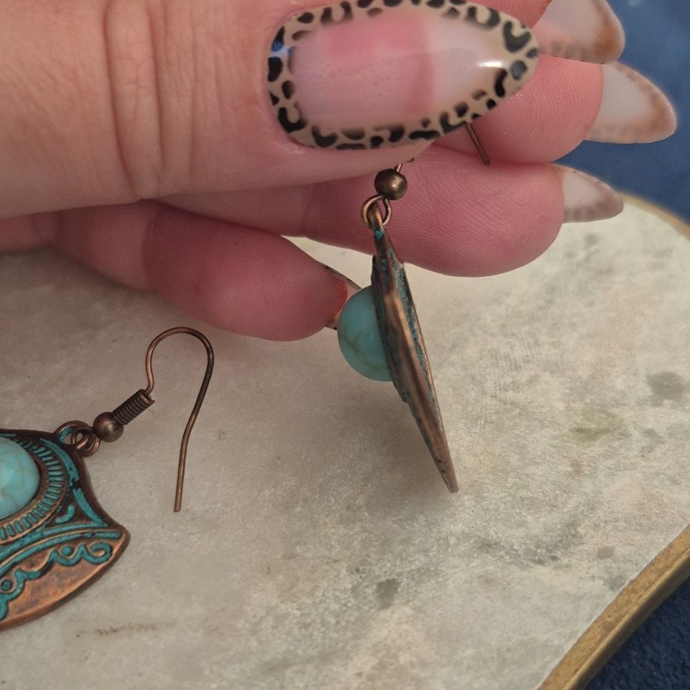 ♡♡♡Turquoise Stone Sheild Copper Earrings Tribal Rustic Cowgirl Jewelry - Picture 9 of 10